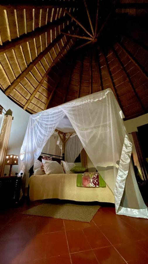 Kibale Guest Cottages Fort Portal Exterior foto